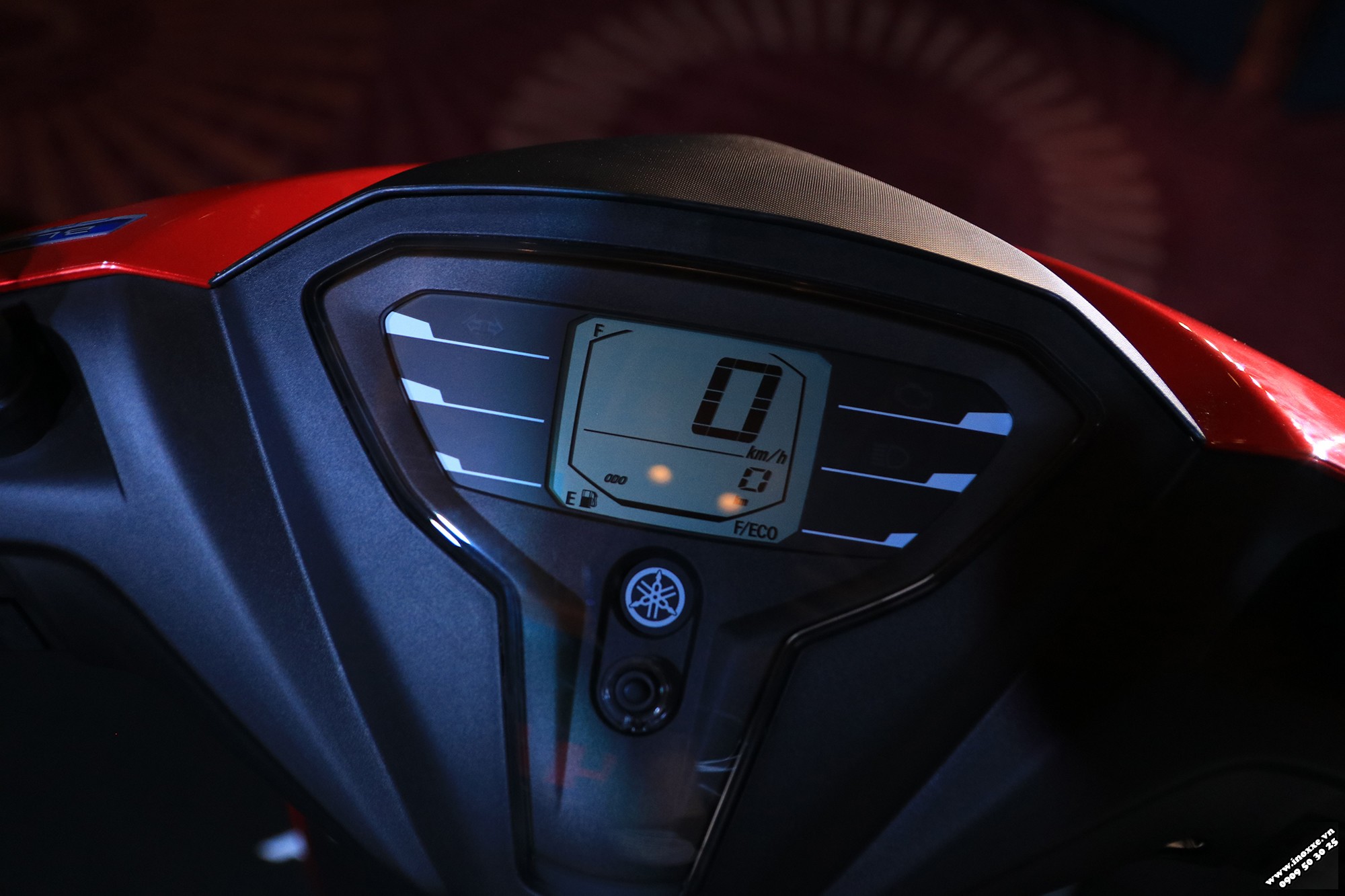 Các thông số kỹ thuật trên đồng hồ điện tử của xe